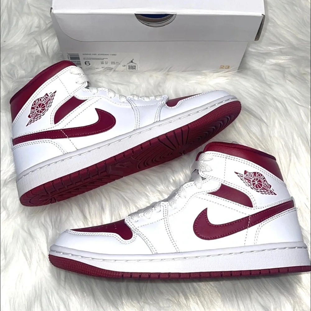 New‎ in box ❣️ Air Jordan 1 Mid white pomegranate red shoes
